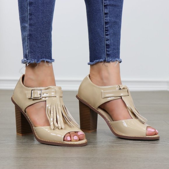 Patent beige oxford high heels w/ tassel - Picture 2 of 8